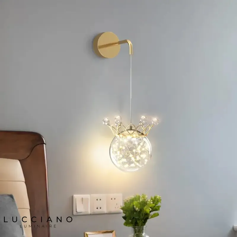 Applique murale suspendue luminescence élégante cristalline.