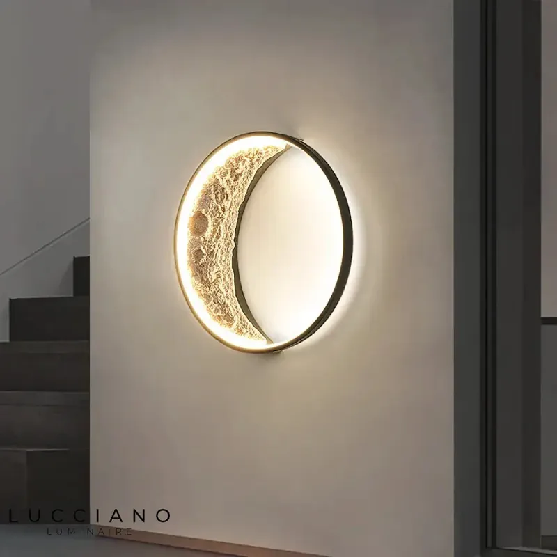Post-moderne Luna: Design Lumineux Élégant