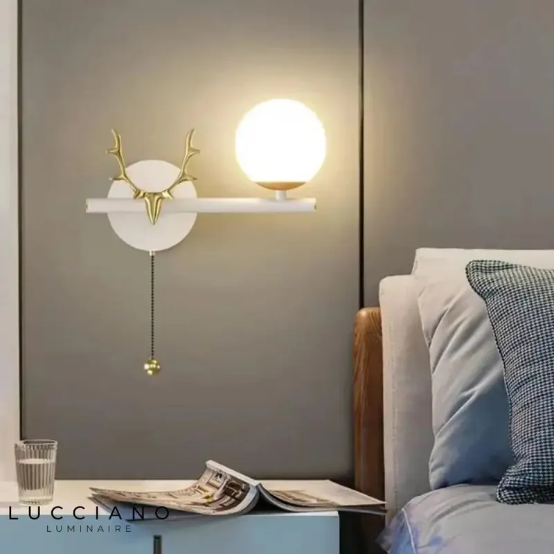 Applique murale LED élégante épurée contemporaine.