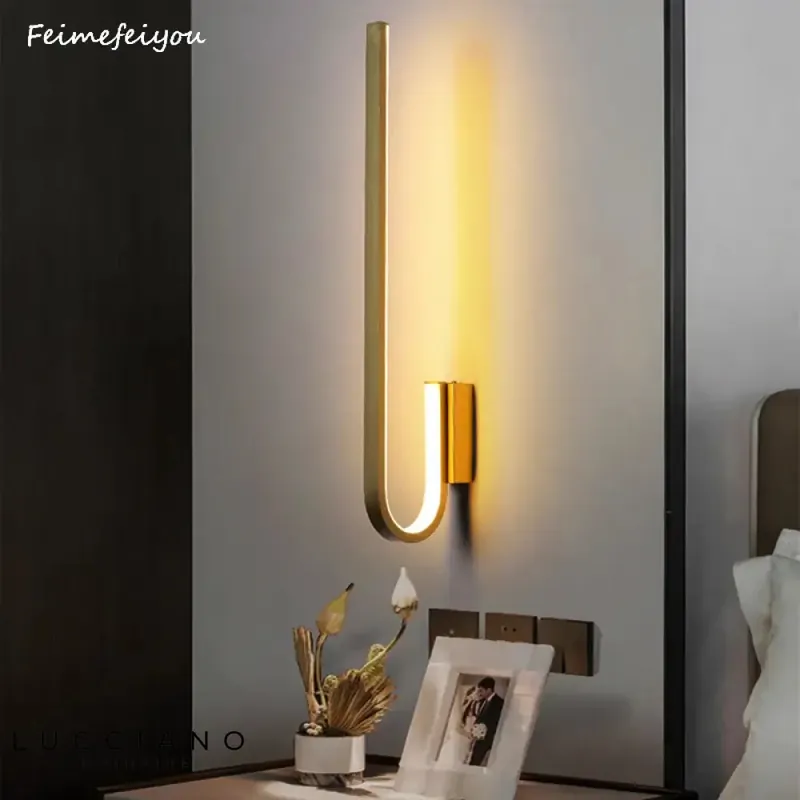 Applique murale Led contemporaine élégante lumineuse.