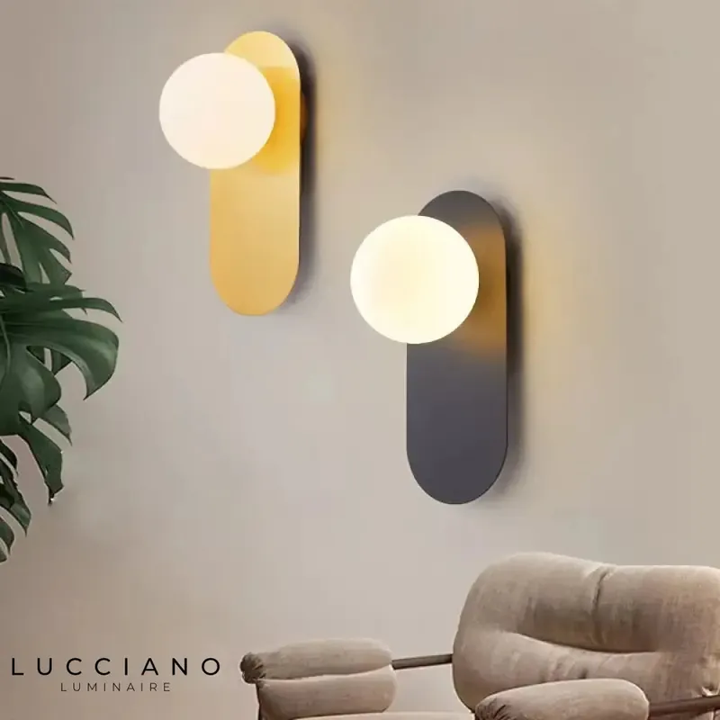 Appliques murales LED élégantes courbes lumineuses.