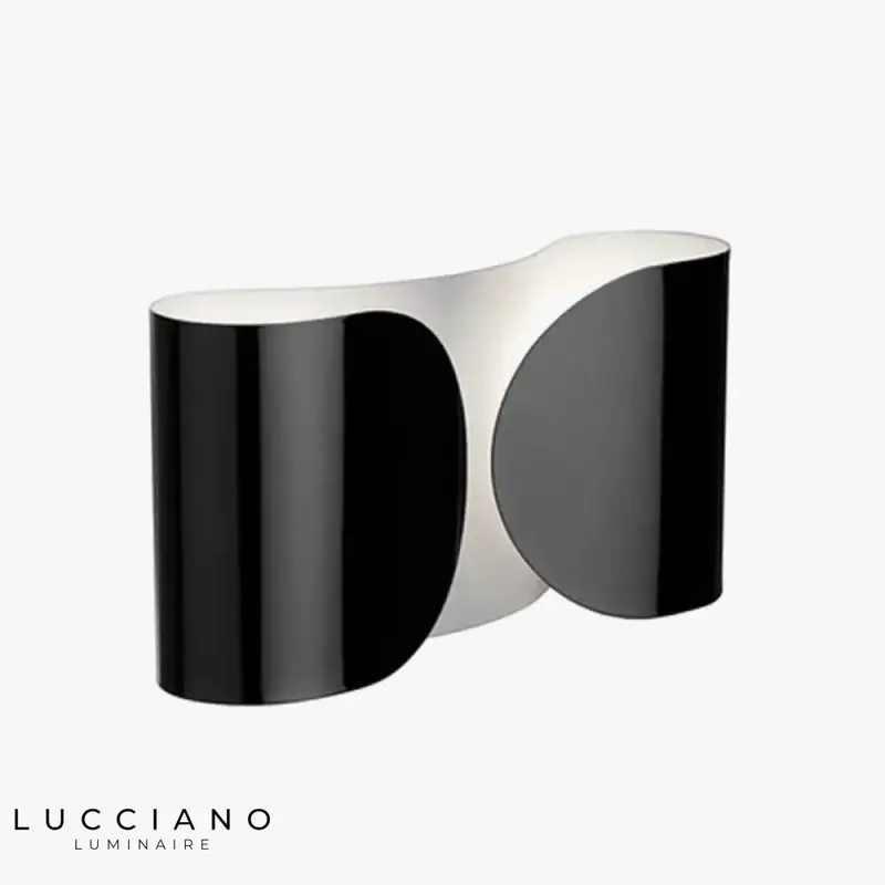 Voici le titre transformé :
Applique murale LED design élégant moderne