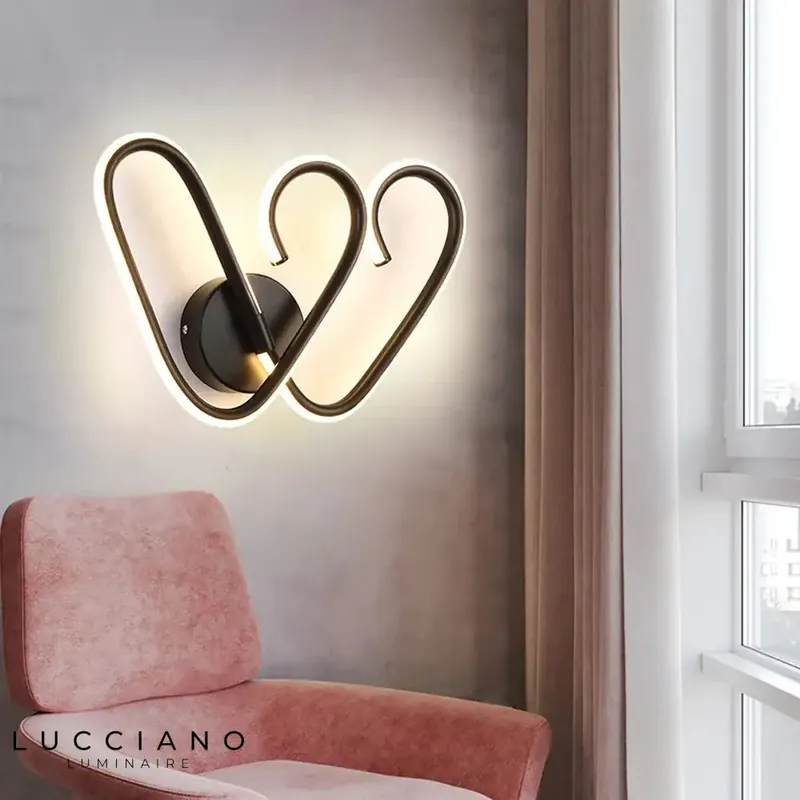 Voici le titre transformé :
Applique murale noire\\/blanche design épurée élégante
