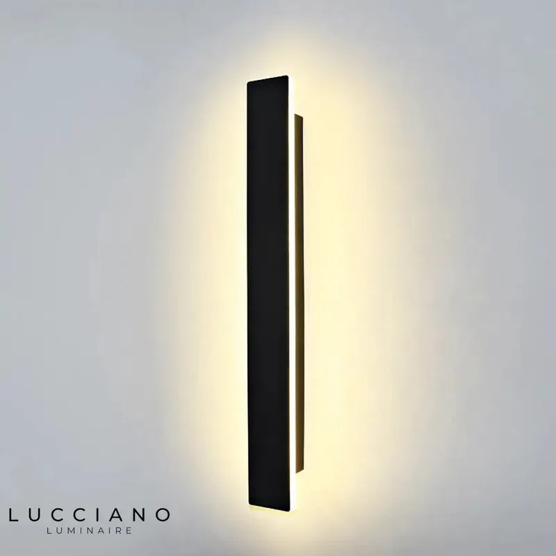 Voici le titre transformé :

Lampe applique décorative murale design élégante