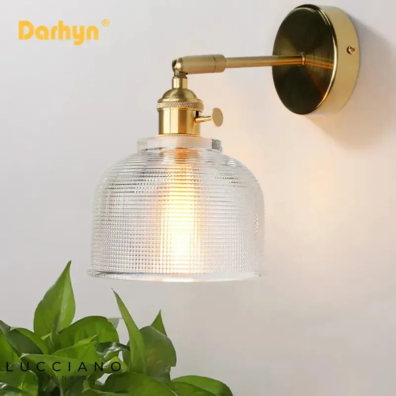 Voici le titre transformé :
Applique murale led cuivre design moderne élégant