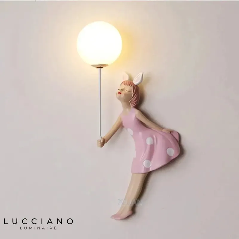 Applique murale résine douce lueur lunaire.