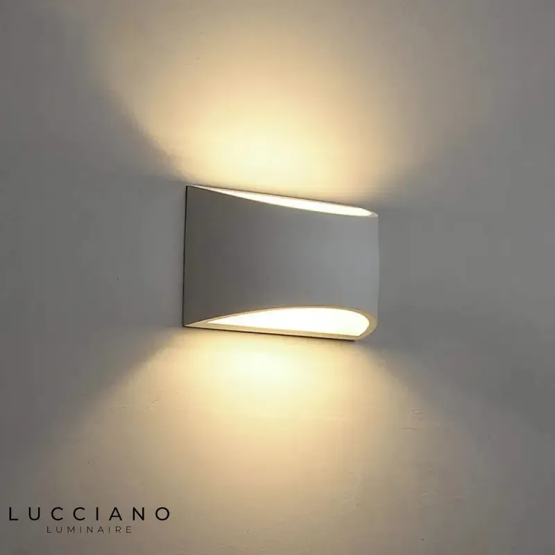Applique murale LED design élégant moderne.