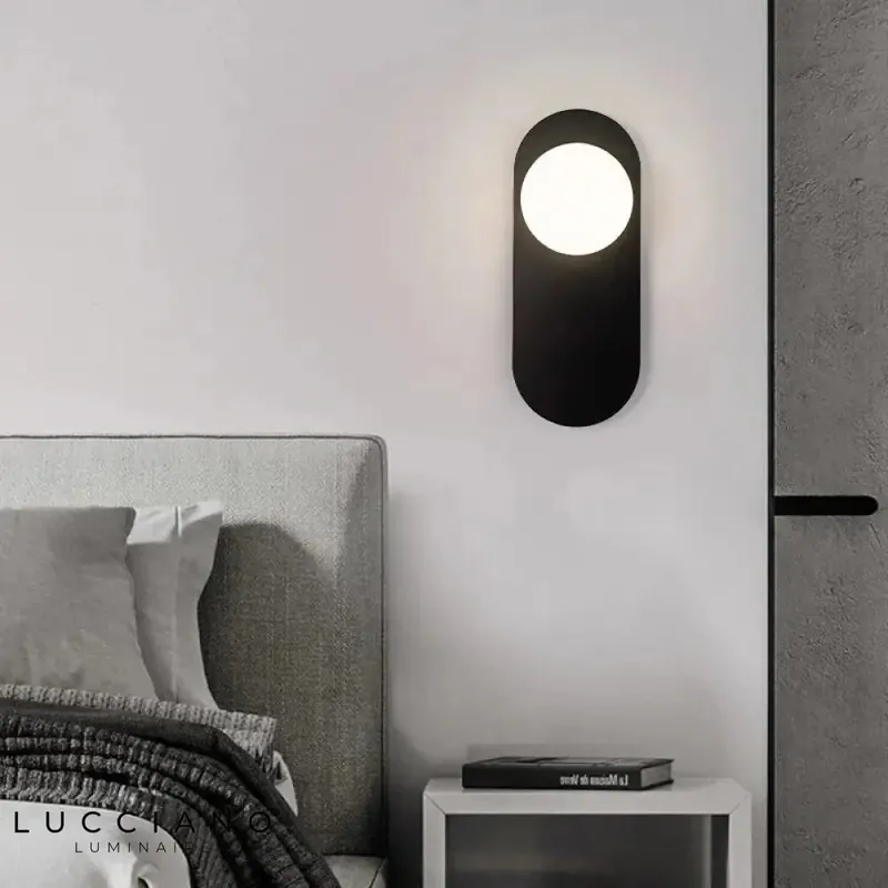 Applique murale LED design élégant luxueux.