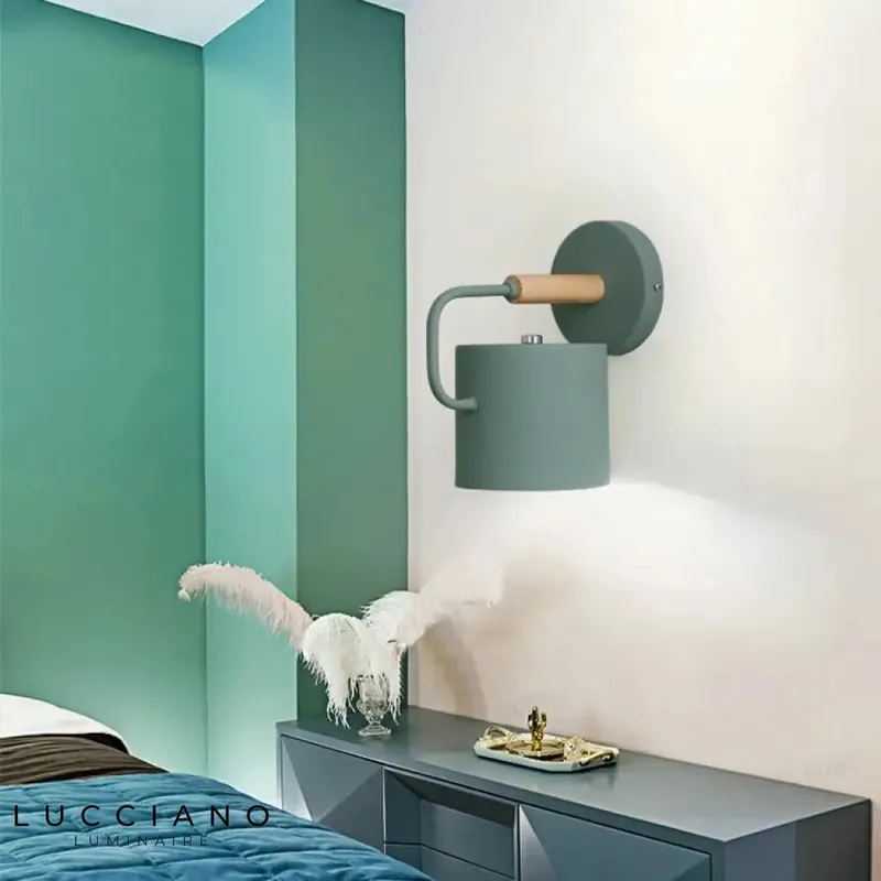 Voici la version transformée :
Applique murale nordique design minimaliste élégant