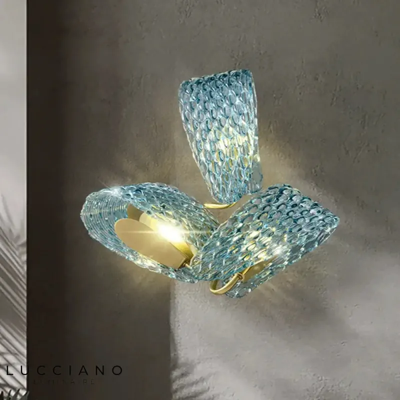 Voici le titre transformé :
Applique murale led luxueuse design cuivrée élégante