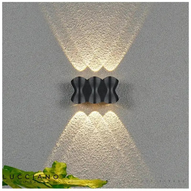 Voici la transformation du titre :
Applique murale LED extérieure design élégante