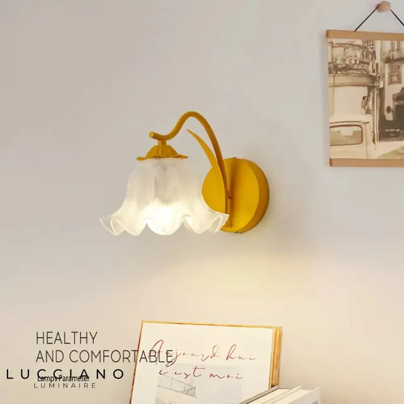 Voici une proposition qui respecte vos contraintes :

Applique murale led nordique élégante design
