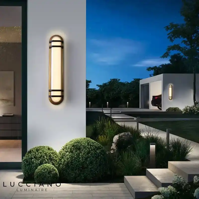 Applique murale extérieure luminaire design élégant.