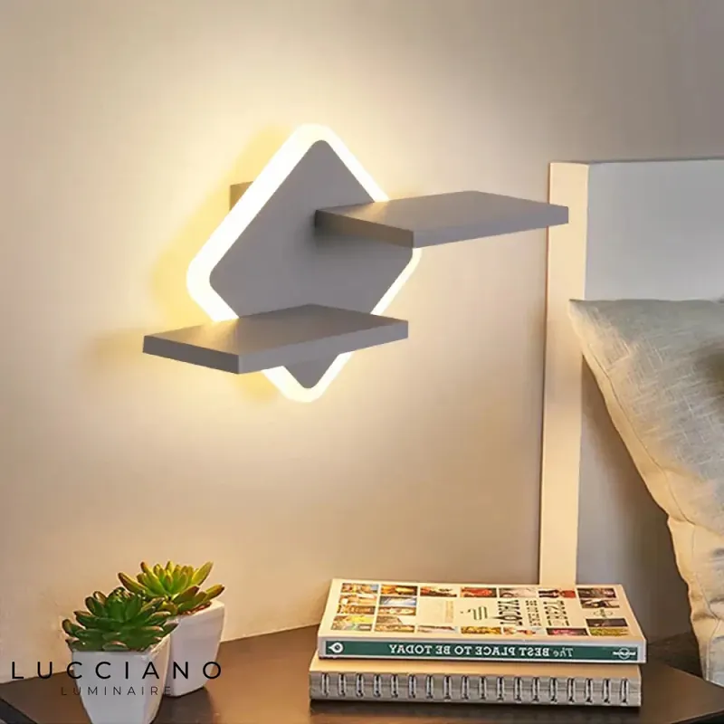 Applique murale LED élégante design salon chambre.
