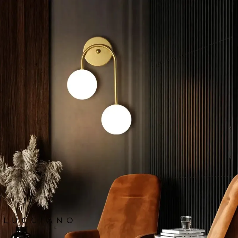 Voici le titre transformé :
Applique murale nordique cuivre design élégant lumineux