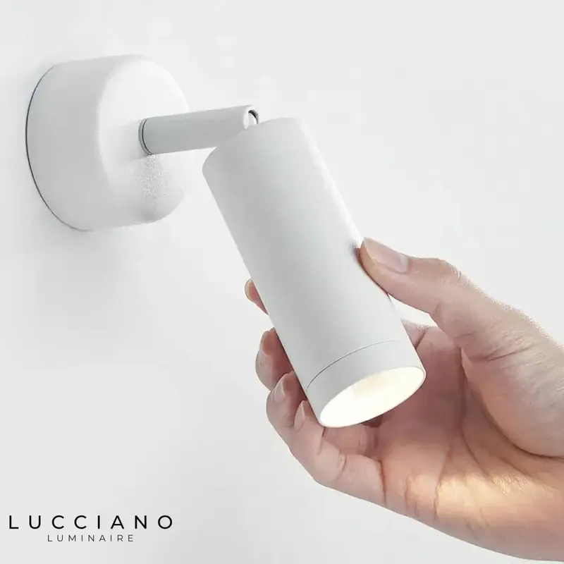 Applique murale LED design élégante ajustable