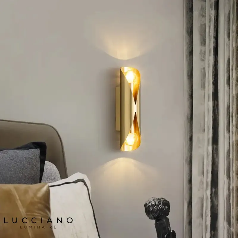 Applique murale dorée design LED élégante cuivre