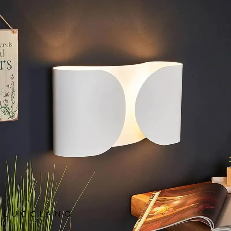 Applique murale blanche design metal brut lumière