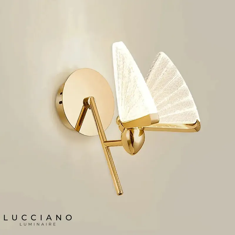 Applique murale LED dorée papillon élégante design lumineux
