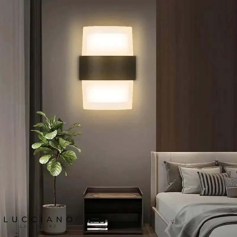 Applique murale LED étanche robuste multifonction design