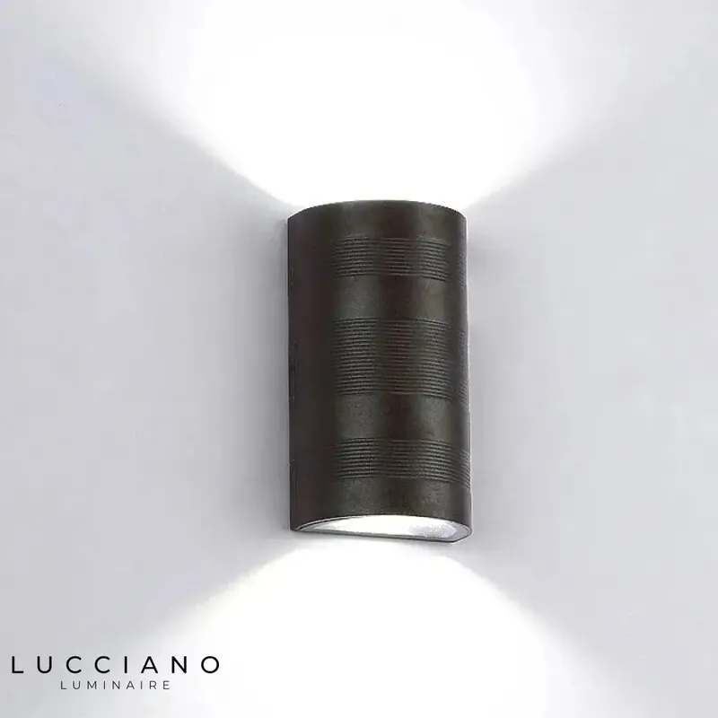 Applique murale noire élégante luminaire contemporain design LED