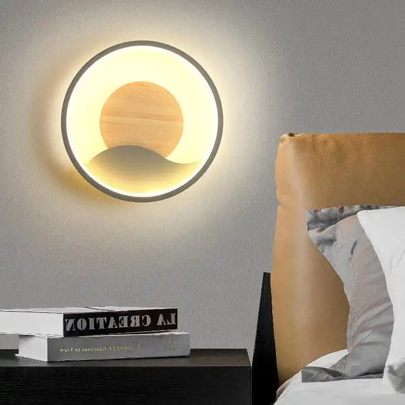 Applique murale LED élégante et design blanc contemporain
