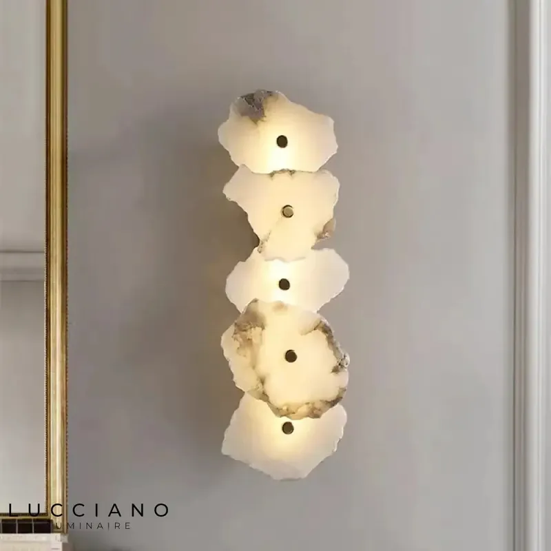 Voici le titre transformé :
Applique murale moderne élégante design laiton