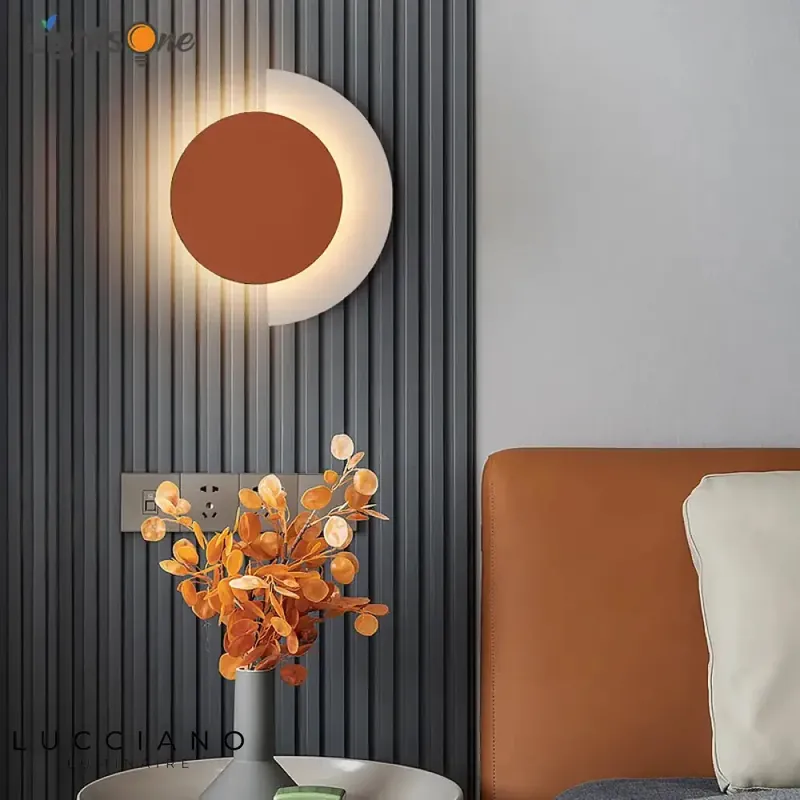 Voici ma proposition :
Applique murale design scandinave épurée lumineuse