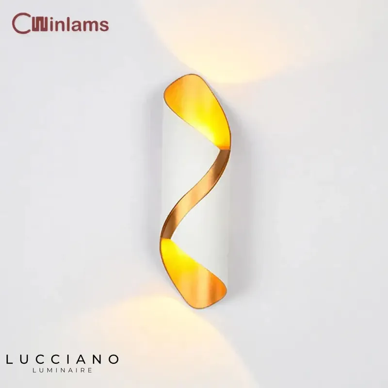 Applique murale LED étanche design lumineux extérieur.