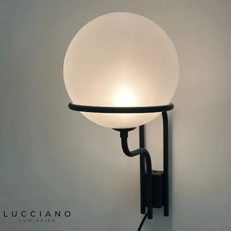 Voici ma proposition :
Applique murale moderne design épuré lumière