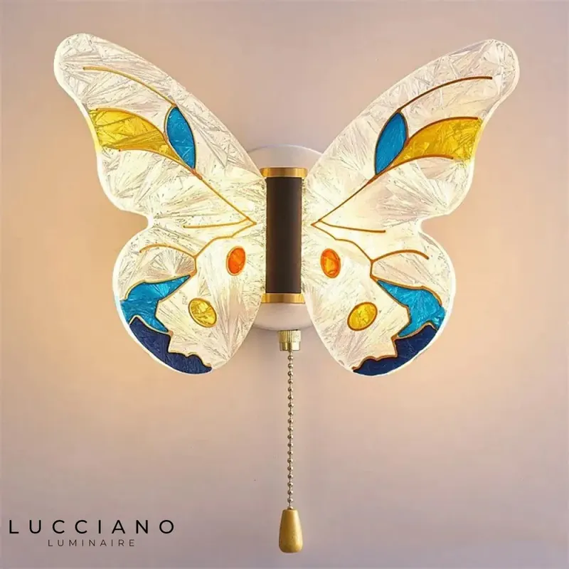 Applique murale papillon scandinave élégante unique.