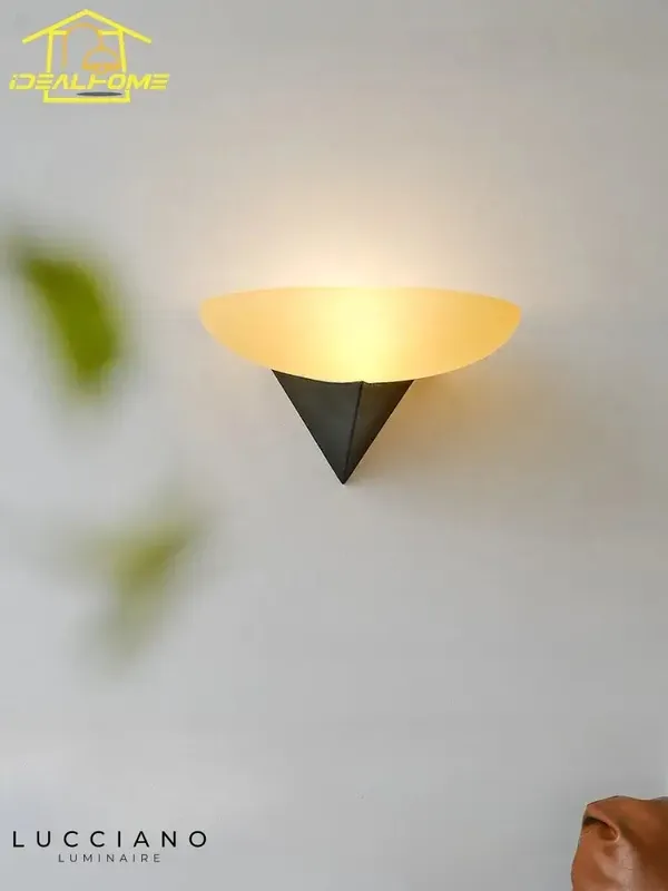 Voici le nouveau titre :
Applique murale design rétro épurée minimaliste lumière.