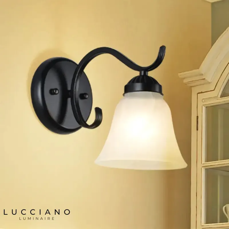 Applique murale LED design scandinave élégant.