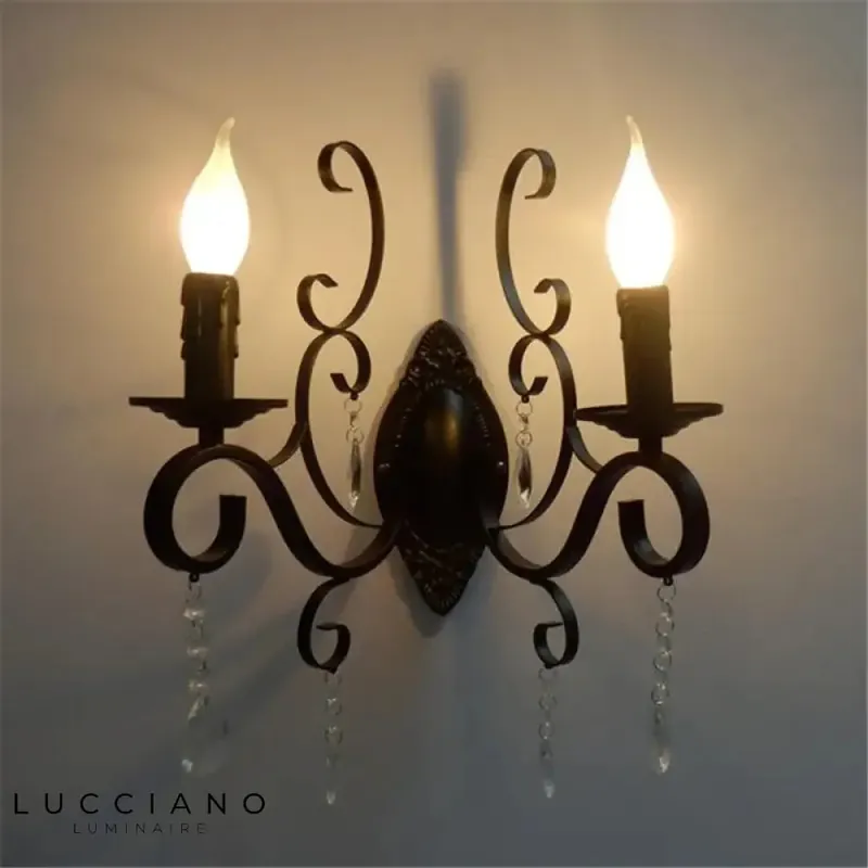 Voici la transformation :
Applique murale vintage élégante lumière artisanale
