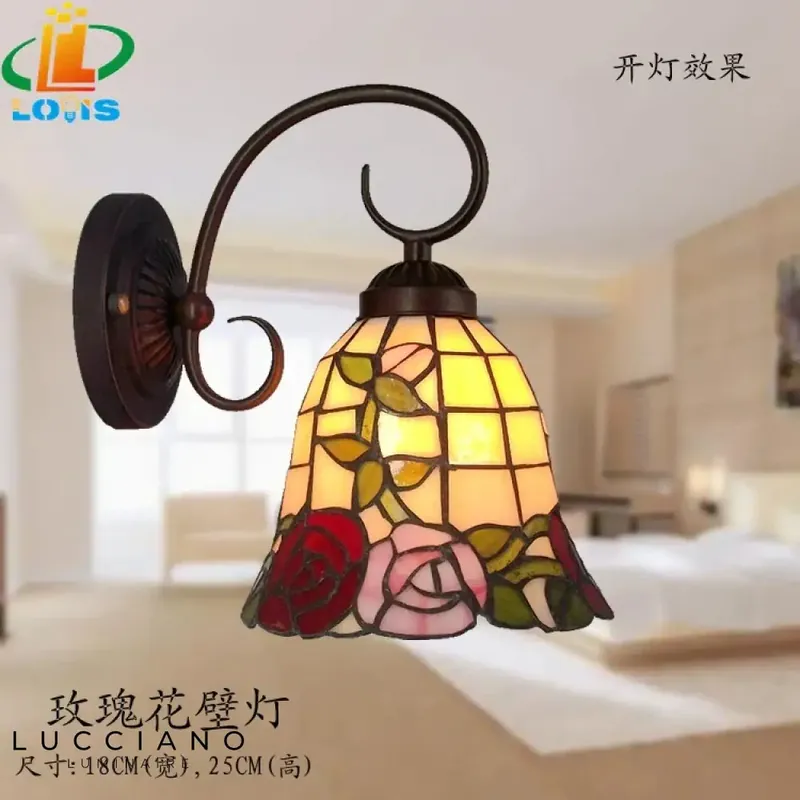 Applique murale roses élégantes lumière vintage Tiffany.