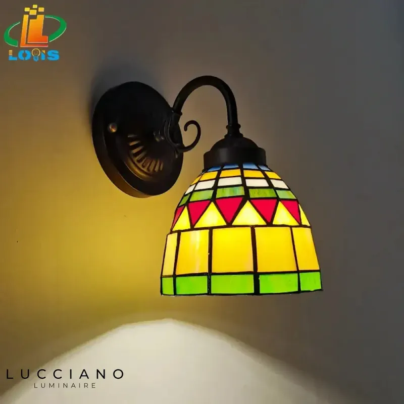 Applique murale contemporaine lumineuse élégante.