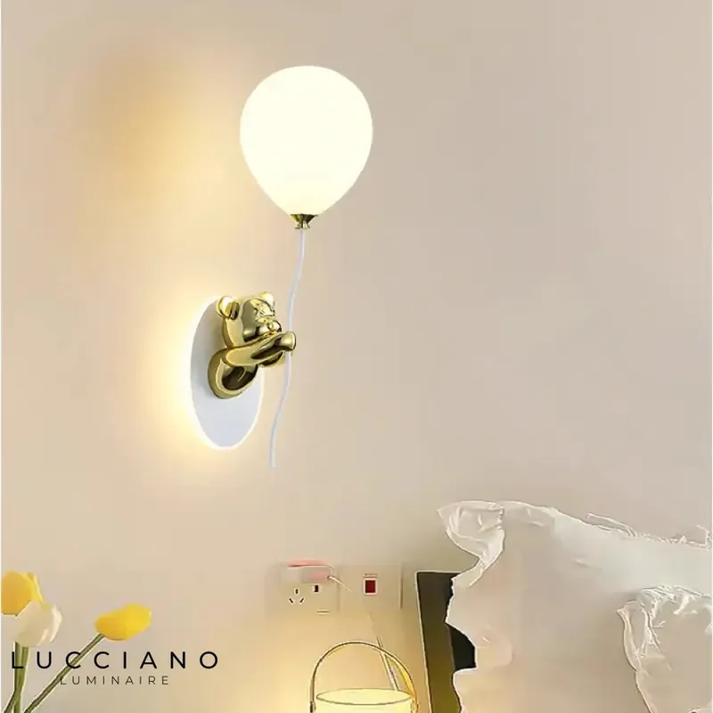 Voici le titre transformé :
Applique murale ours doré lumineux déco chambre