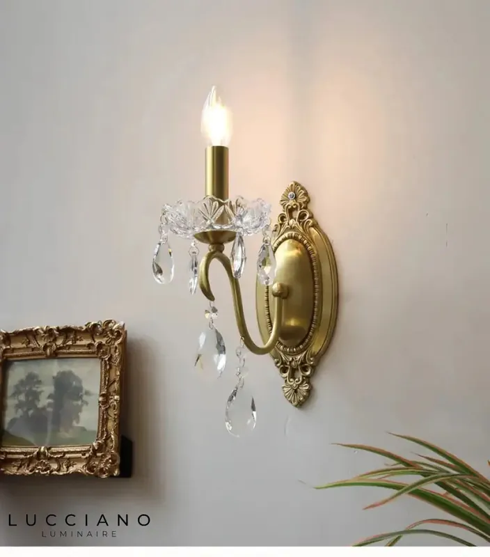 Applique murale en cristal lumineux vintage.