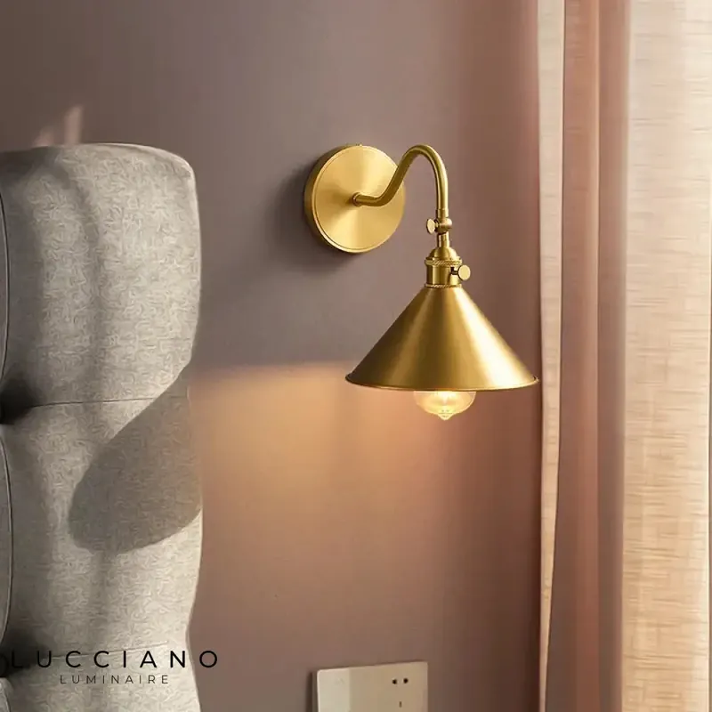 Voici le titre transformé :
Applique murale nordique design cuivre élégant