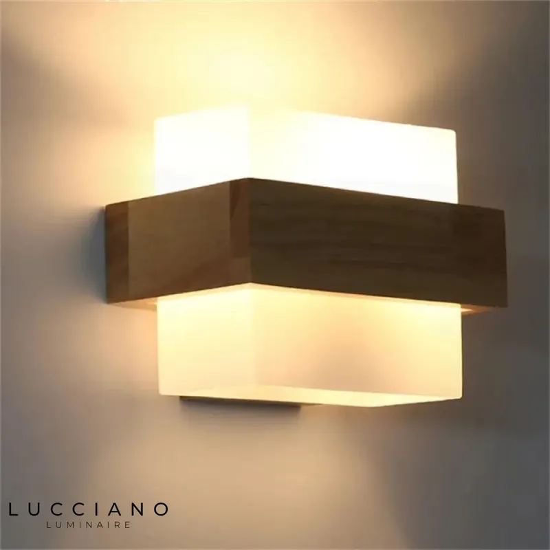 Voici la transformation :
Applique murale en bois élégante lumière design contemporain