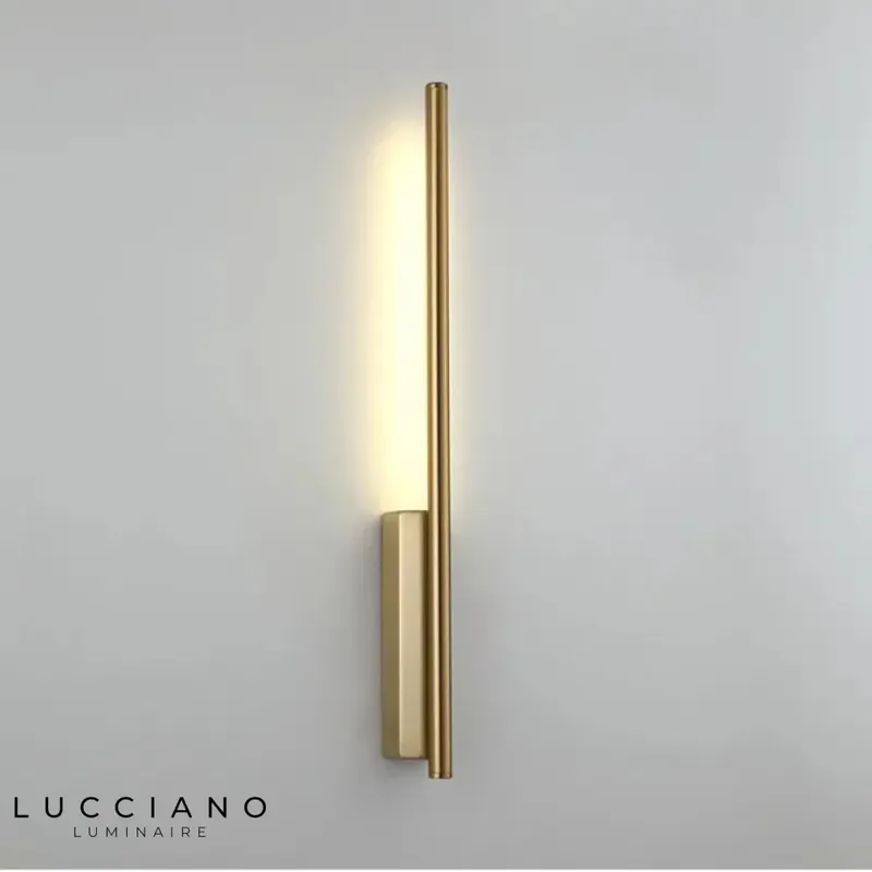 Applique murale LED épurée contemporaine lumineuse.