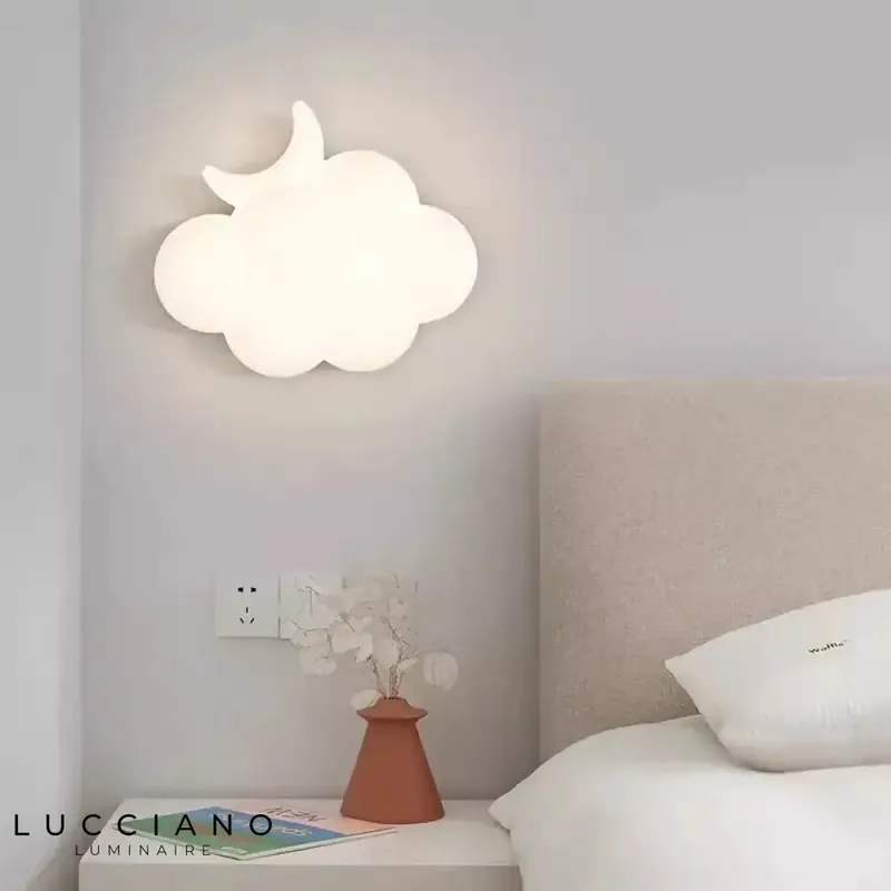 Applique murale nuage blanche, douceur lumineuse enfantine.