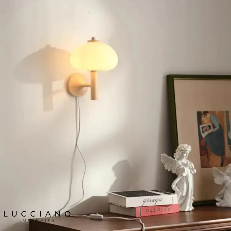 Applique murale en verre blanc scandinave minimaliste.