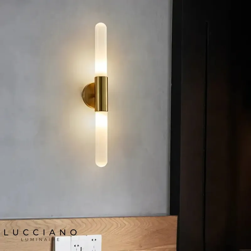 Applique murale LED élégante design contemporain.