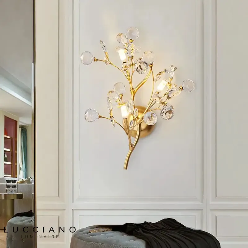Applique murale romantique élégante lumineuse dorée.