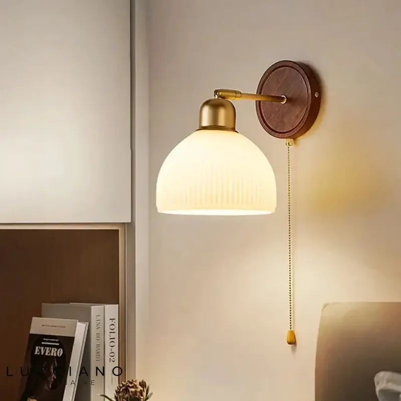 Voici le titre transformé :
Applique murale en verre singulière élégante design