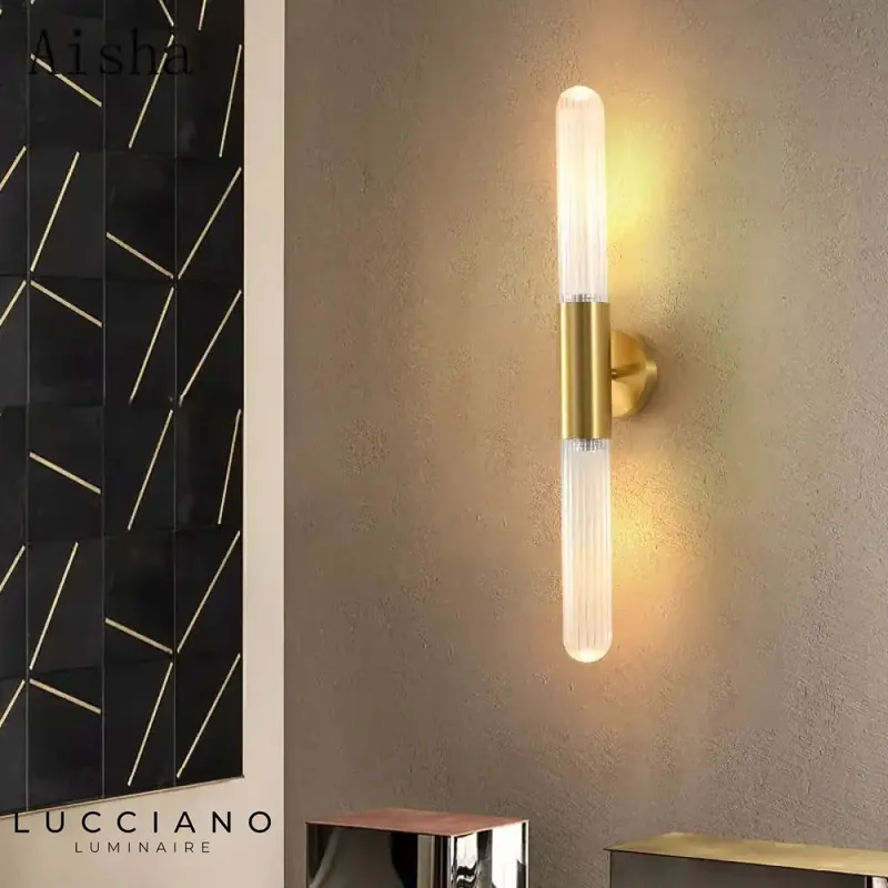 Voici ma proposition :
Applique murale en verre élégante transparence lumineuse