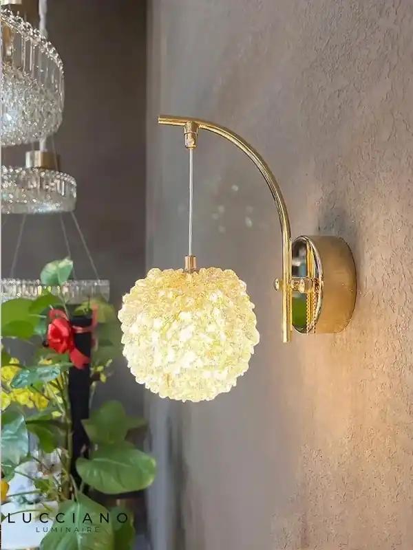 Applique murale moderne luminescence design luxueuse.
