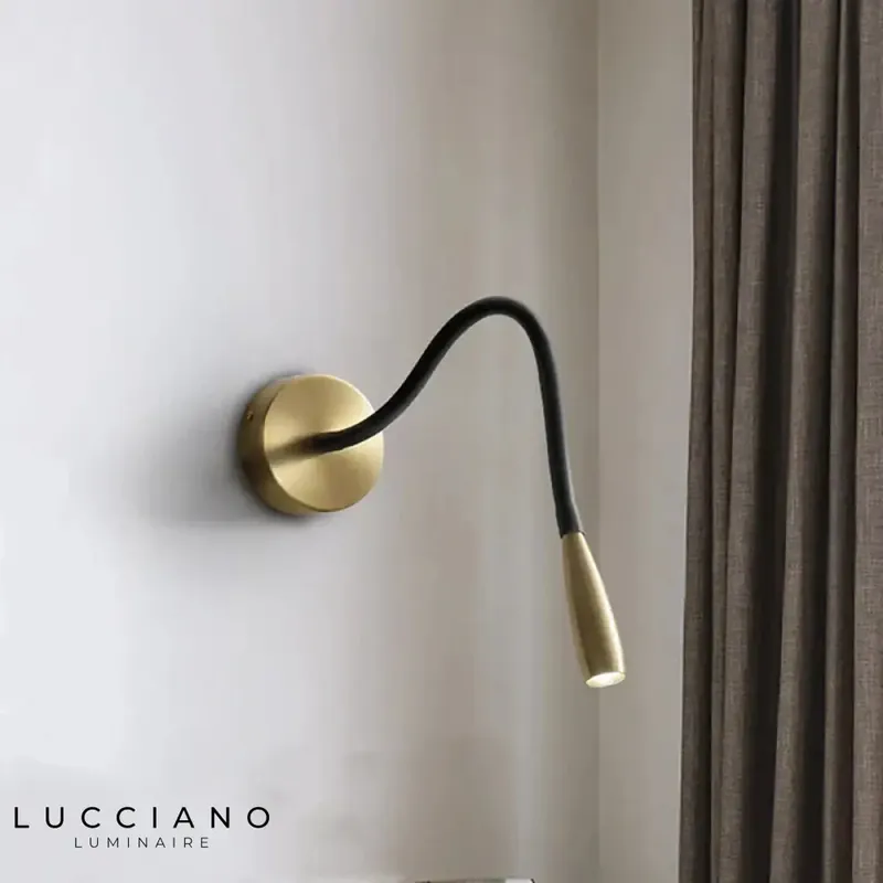 Voici ma proposition :
Applique murale minimaliste cuivrée élégante design