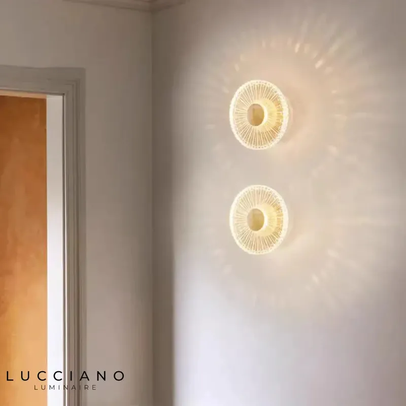 Voici ma proposition :
Applique murale LED ronde élégante lumineuse